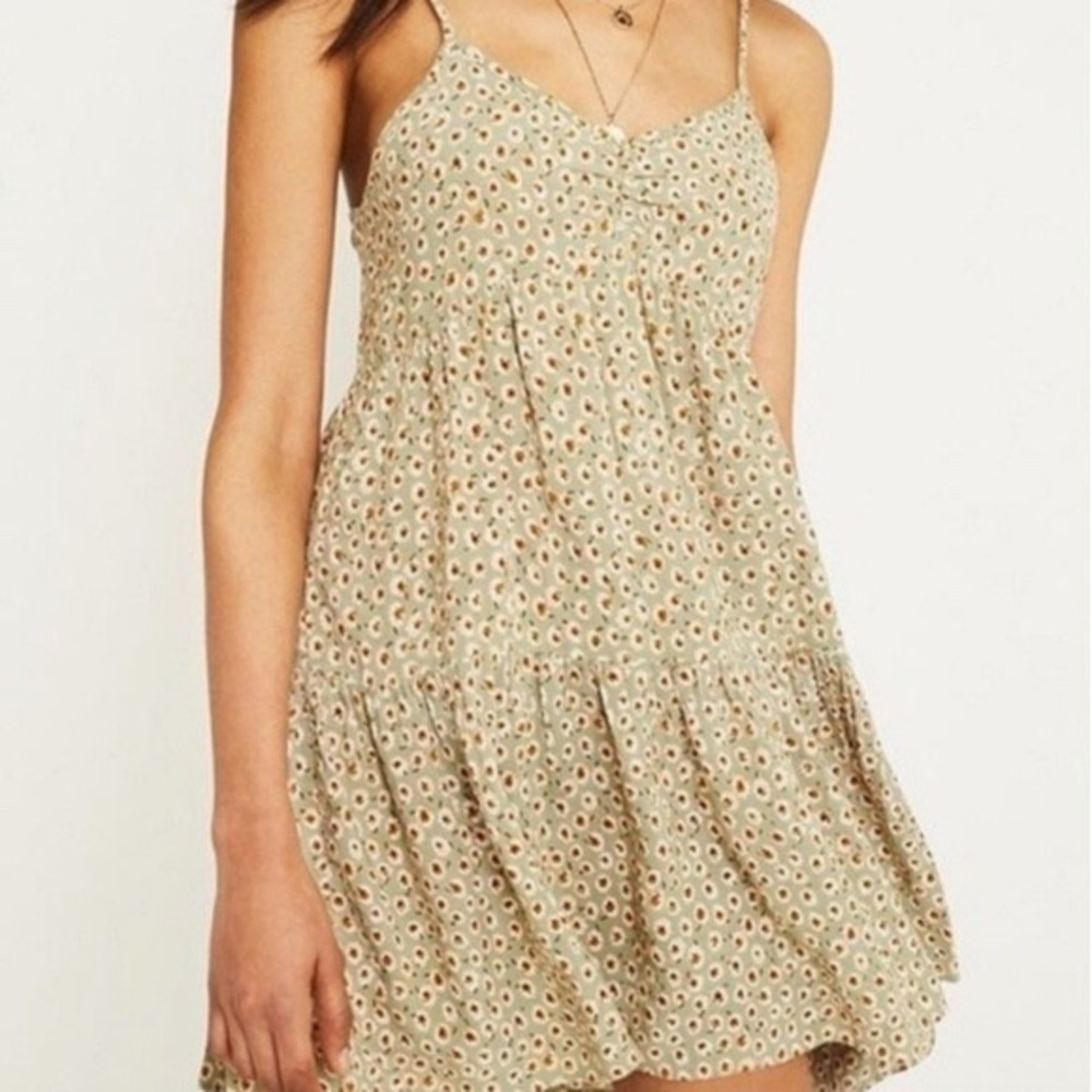Urban Outfitters Sage Green Floral Lace Up Back Tiered Mini Dress Large OB809457